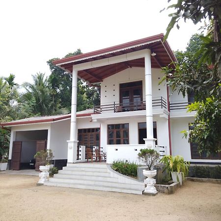 The Breeze Pinnawala Pinnawala  Luaran gambar