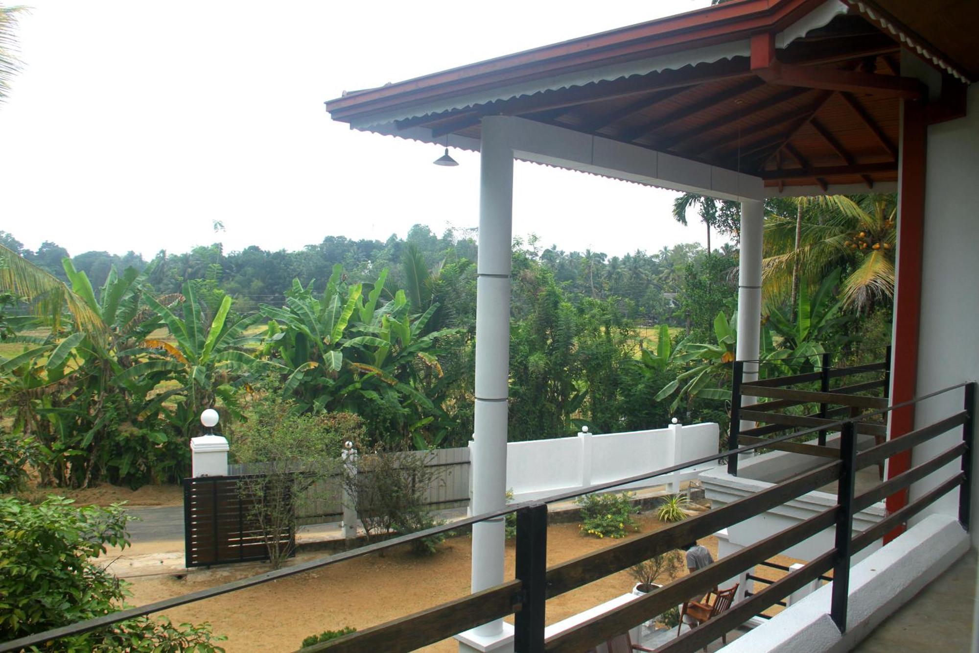 The Breeze Pinnawala Pinnawala  Luaran gambar