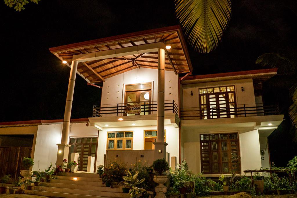 The Breeze Pinnawala Pinnawala  Luaran gambar