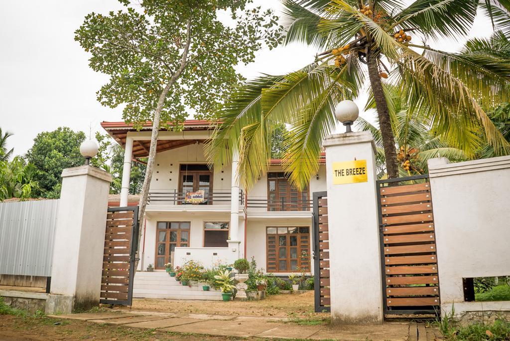 The Breeze Pinnawala Pinnawala  Luaran gambar