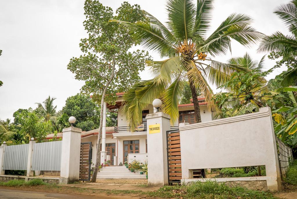 The Breeze Pinnawala Pinnawala  Luaran gambar